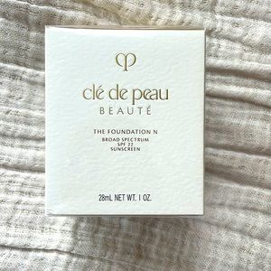 Cle de peau The Foundation N in Medium Ochre 030